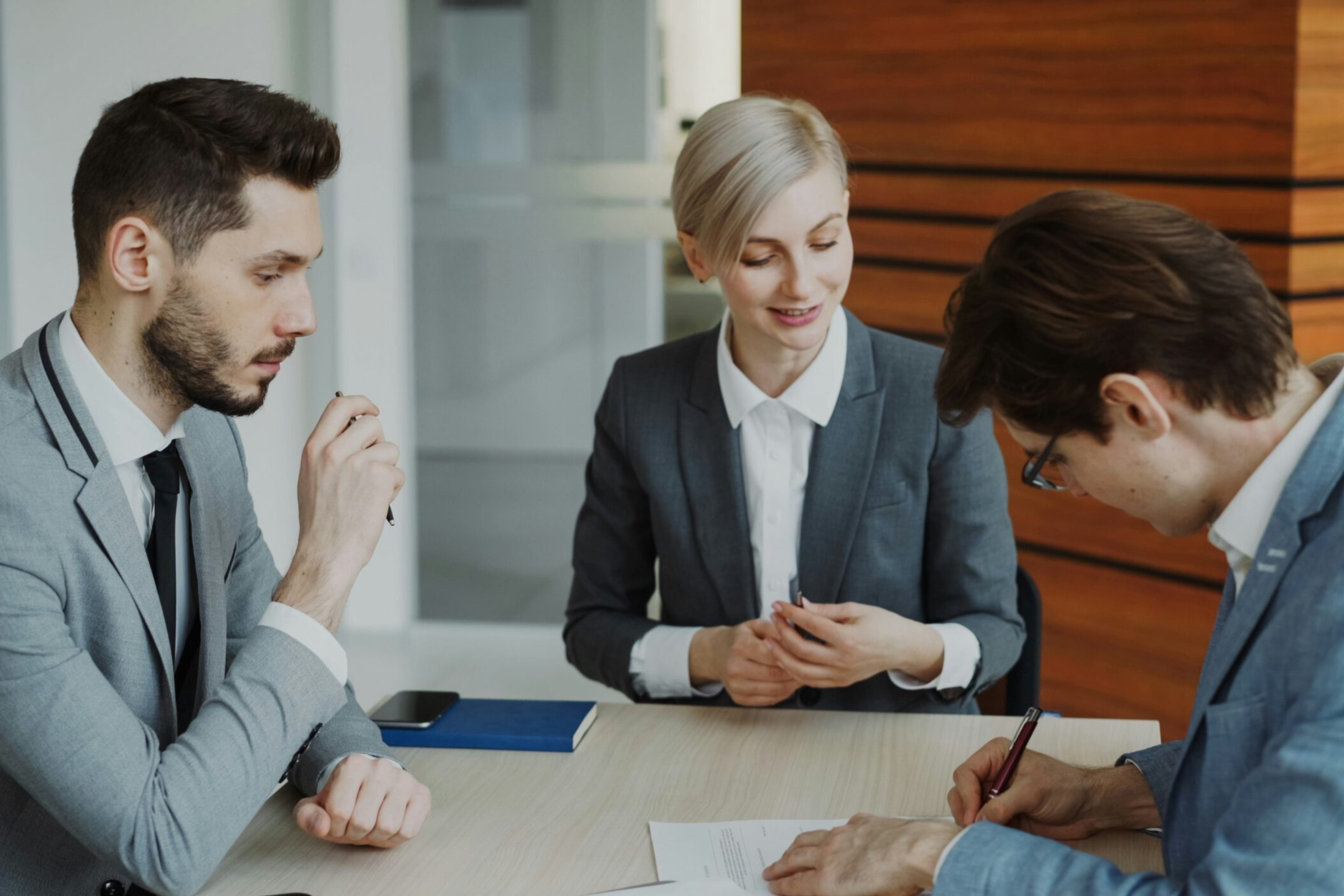 Quanto tempo demora para o INSS analisar um benefício? Entenda os prazos e saiba o que fazer quando há demora